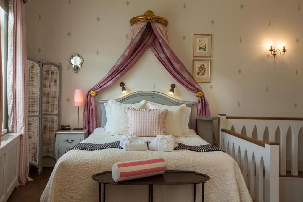 Amade Chateau Vrakúň Стая снимка