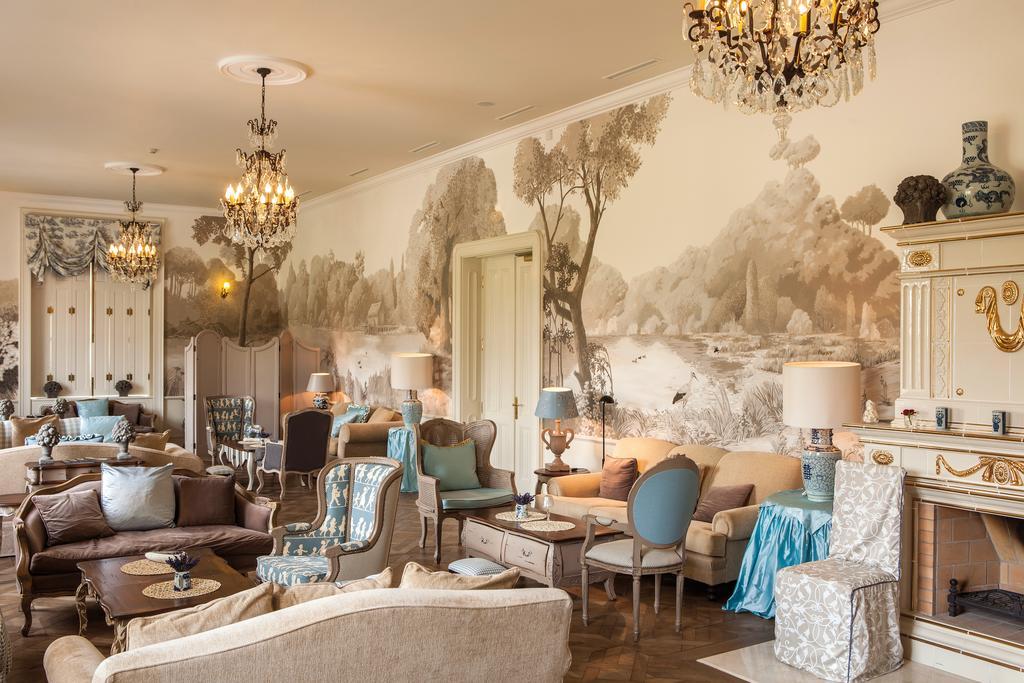 Amade Chateau Vrakúň Екстериор снимка