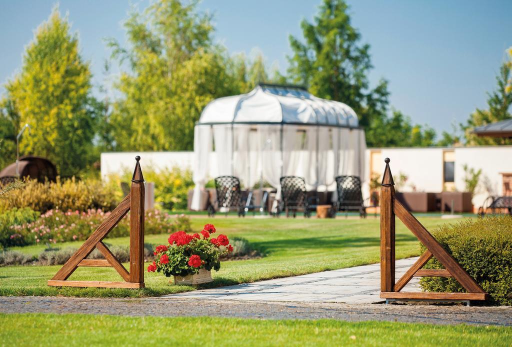 Amade Chateau Vrakúň Екстериор снимка