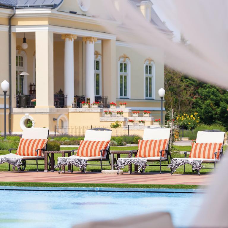 Amade Chateau Vrakúň Екстериор снимка