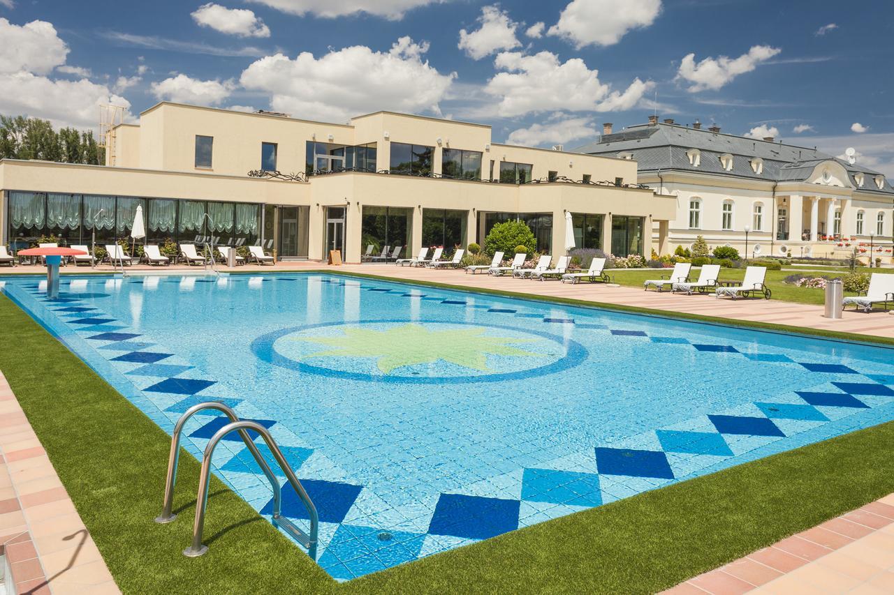 Amade Chateau Vrakúň Екстериор снимка