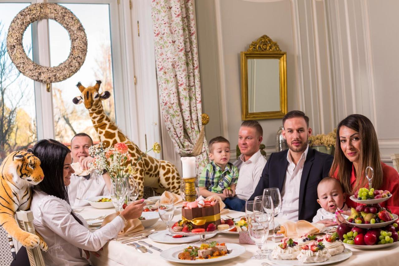 Amade Chateau Vrakúň Екстериор снимка